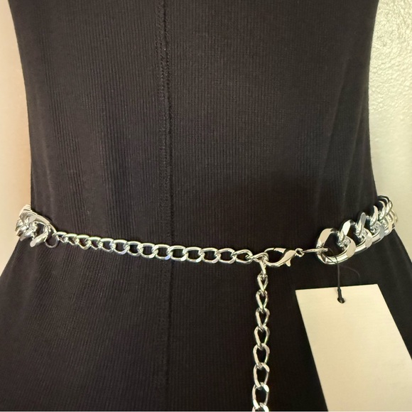 Silver tone zinc alloy layered chain belt with rhinestone side drop - Picture 4 of 9